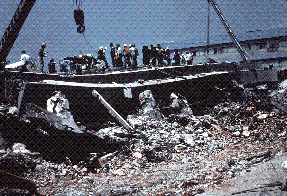 Collapsed concrete towers of the Hospital General de México after the September 19, 1985 earthquake